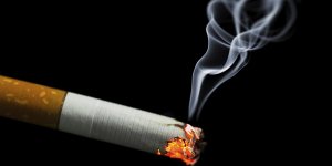 男子肝硬化又食道癌　抽菸喝酒所害