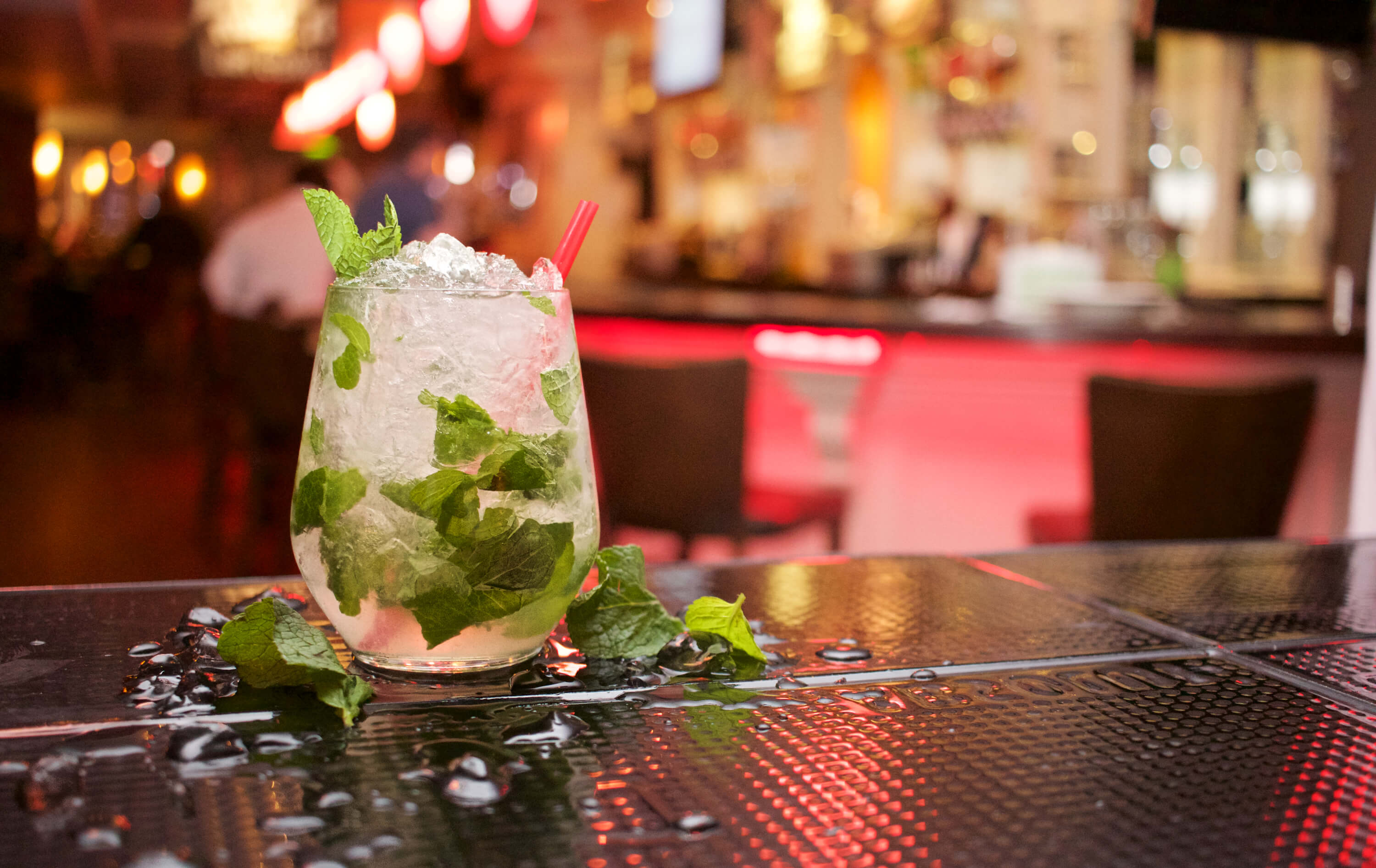 alcohol-bar-party-cocktail