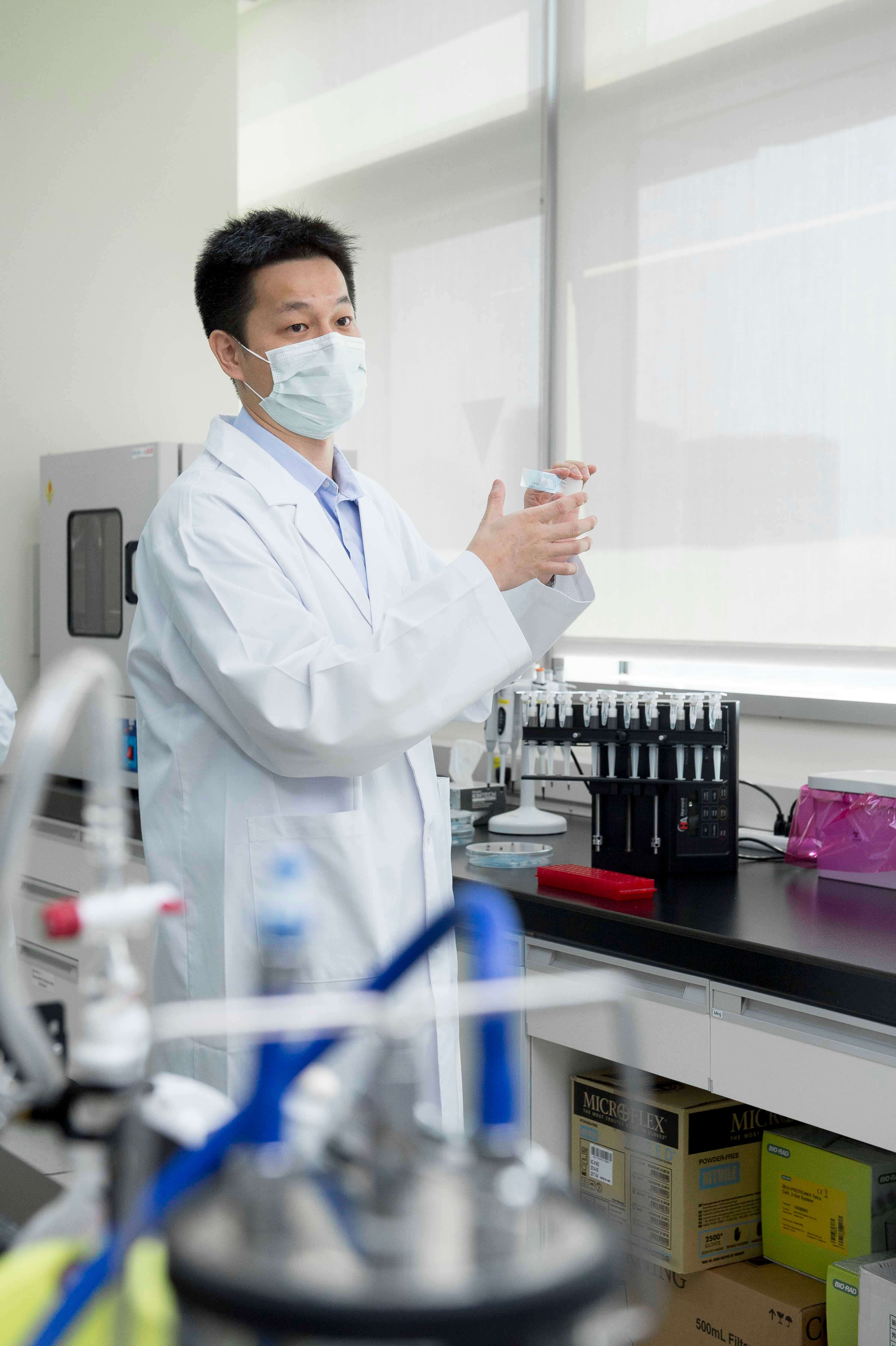 CellMax Life合度精密生物科技公司創始研發團隊邵宏仁博士 介紹檢測平台處理與分析檢體過程