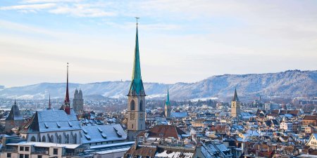 國際生技大廠 Roche 和 Illumina 上半年營收成長：分子診斷與基因定序為焦點
