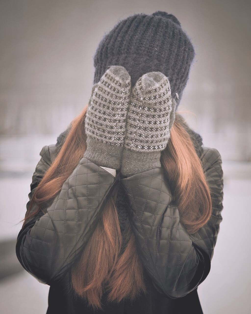 covering-face-1149200_1280