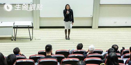暑假屏蔽了導師，然後我看到了導師的這條妖嬈的朋友圈…